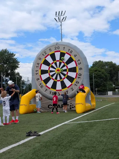 Ein ganz besonderer Tag für Spieler, Trainer und Familien. | Foto: SK Rum