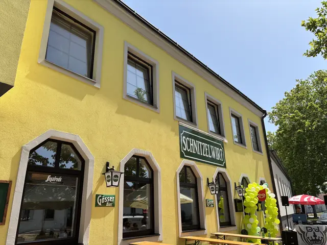 Mit Herz, Schnitzel und Hausverstand: Daniela und Richard eröffnen den Schnitzelwirt. | Foto: Rahel Mold