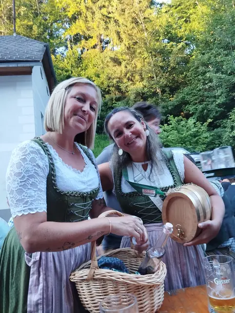 Die feschen Marketenderinnen der Musikkapelle Radmer 