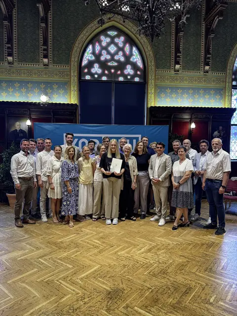 1.VZ-BGM Stefan Hanke, GR Markus Hartleben, GR Thomas Sauer, GR Georg Dimmel, GR Stefanie Deiser, GR
Christopher Brawenz, STR Elke Paul, Elisabeth Choc, GR Peter Schindler, Ulrike Reichert, Matthias Choc,
Johanna Reichert, Martin Rahberger, Herta Stücklschwaiger, Elisabeth Reichert, GR Michael Benedikter, GR
Andrea Zych, BGM Christian Gepp, GR Georg Köhldorfer, GR Margit Flandorfer, GR Johann Pirgmayer, STR
Matthias Wobornik und GR Thomas Pfaffl. | Foto: Stadtgmeinde Korneuburg