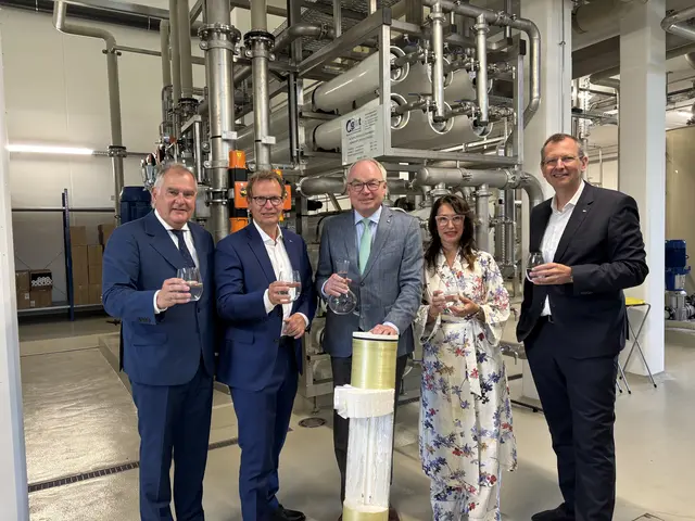 LH-Stellvertreter Stephan Pernkopf spricht über die Zukunft des Trinkwassers: "Selbst wenn der Wasserbedarf in den nächsten drei Jahrzehnten um ein Viertel steigt, steht uns auch 2055 noch mehr als doppelt so viel Wasser zur Verfügung, wie wir tatsächlich brauchen." | Foto: Madeleine Gluhak/MeinBezirk