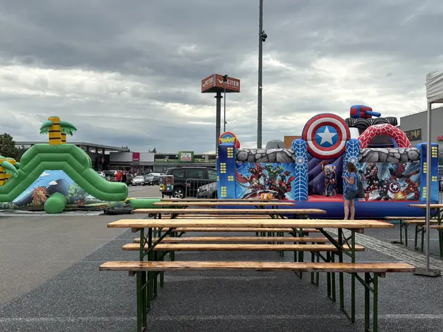 Die Lange Einkaufsnacht im Shopping Horn lockte zahlreiche Besucher an und bot ein vielfältiges Programm für Groß und Klein. | Foto: Alena Kauer