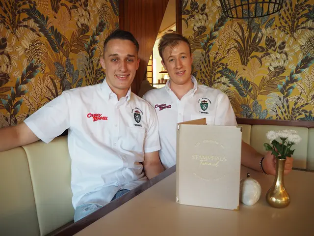 Die Brüder Tobias und Philipp Temmel planen weitere Investitionen" – etwa im Gastgarten und an der Fassade, "aber zuerst müssen wir das Geld einmal verdienen". | Foto: Christoph Lamprecht