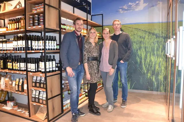 v.l.: Martin Füreder, Julia Buschbacher, Julia und Richard Schmaranzer | Foto: Bauernstubn