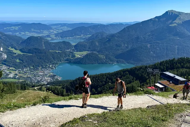 Rund sieben Millionen Übernachtungen wurden von der Landesstatistik im Mai bis Juli gezählt. Eine positive Zwischenbilanz für den Sommertourismus.Im Bild: Blick auf den Wolfgangsee | Foto: Land Salzburg/Melanie Hutter