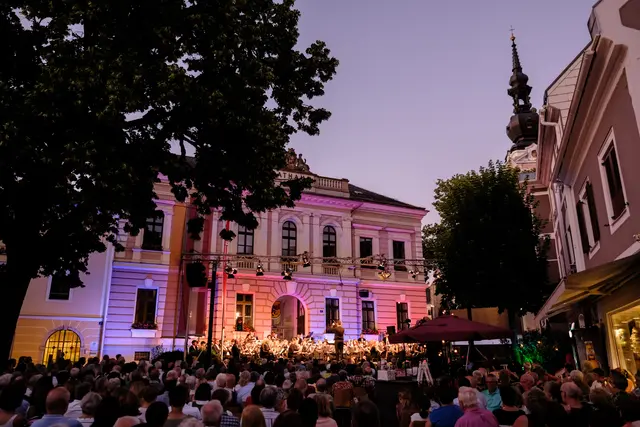 Einer der Höhepunkte des Programmes war das Sommernachtskonzert der Stadtkapelle Kirchdorf am Rathausplatz. | Foto: Thomas Brunner Photography
