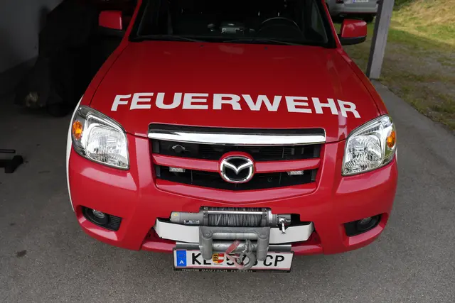 Der Bewohner des Hauses wurde durch laute Geräusche geweckt und verständigte die Feuerwehr (Symbolfoto) | Foto: MeinBezirk.at