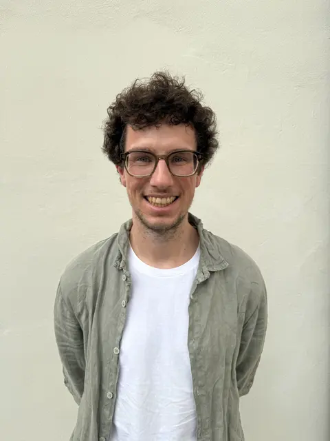Dr. Martin Eberhart ist Assistenzarzt an der Kinder- und Jugendabteilung im LKH Hochsteiermark Leoben und arbeitet in der Adipositasambulanz mit.