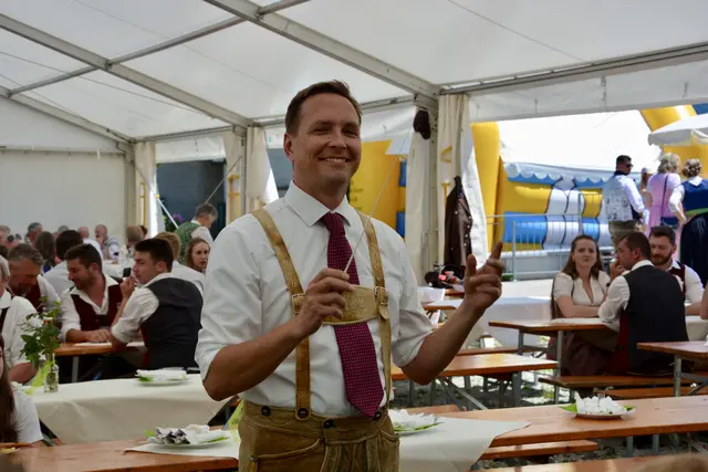 „Es ist eine große Ehre für unsere Gemeinde, dass wir dieses Jahr den Gottesdienst mit dem Erzbischof und das Fest mit so vielen hochrangigen Ehrengästen ausrichten durften“, so Bürgermeister Michael Prantner. | Foto: Kurcz