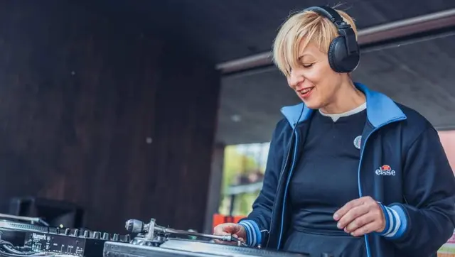 DJ Beatrice legt am 5. Juli in der Alten Schule Gutau auf. | Foto: DJ Beatrice