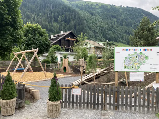 Kürzlich konnte der neue, klimafitte Spielplatz in St. Anton am Arlberg eingeweiht werden.  | Foto: Elisabeth Zangerl