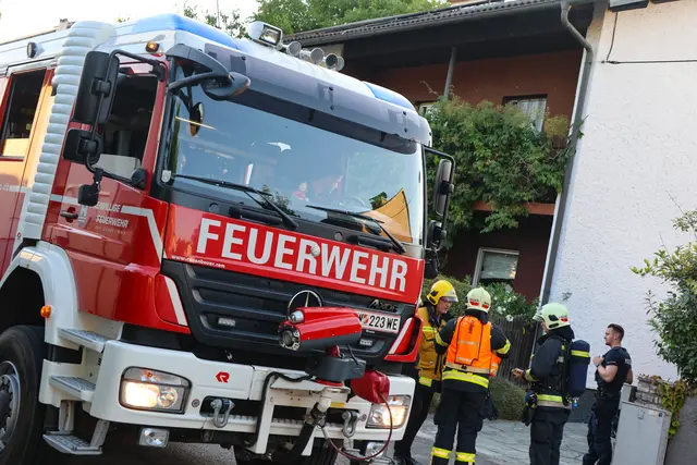 Kohlenmonoxid-Alarm im Wels-Pernau: Die Feuerwehr musste einschreiten, nachdem ein CO-Melder angeschlagen hatte. | Foto: laumat.at