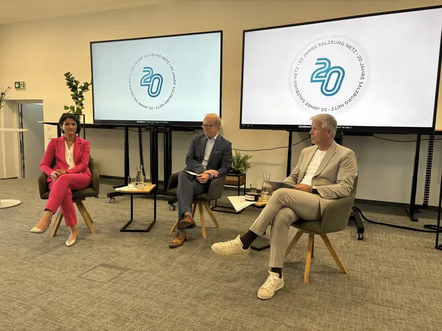 Von links: Christina Staude, Geschäftsführerin der Salzburg Netz GmbH, Herwig Struber (Vorstand der Salzburg AG) und Johannes Walsberger (Geschäftsführer der Salzburg Netz GmbH). | Foto: Emanuel Hasenauer