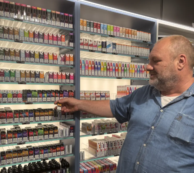 Die Auswahl an Alternativen zur klassischen Zigarette ist groß und steigt stetig.  | Foto: MeinBezirk