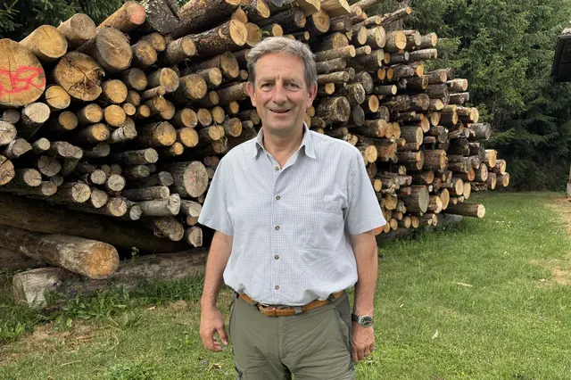 Christian Benger setzt sich für klimafitte Wälder ein. Denn Holz ist regional, wächst laufend nach und in vielen Bereichen verwendbar. | Foto: MeinBezirk.at