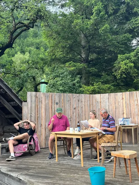 Vorbereitungen auf der Freilichtbühne. | Foto: privat