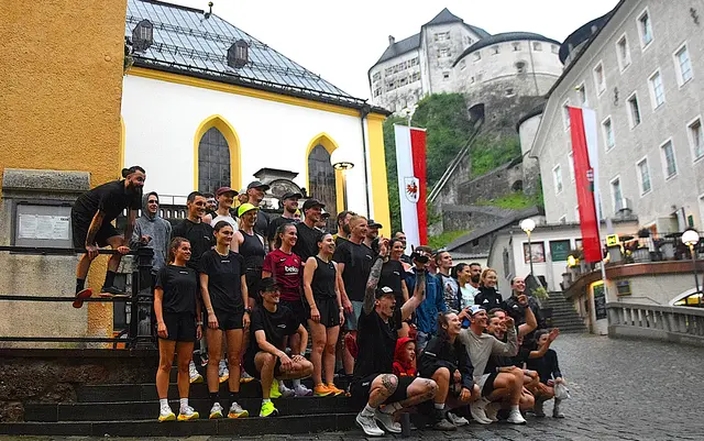 Über 40 Teilnehmer der freien Laufsportveranstaltung vom Thenex-Runclub feierten in Kufstein Bestandsjubiläum. | Foto: © Friedl Schwaighofer