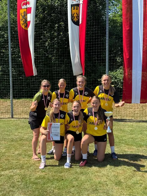 Das U14-Faustballteam der Union Ulrichsberg holte bei den Staatsmeisterschaften 2025 in Deutschlandberg den Titel.  | Foto: Union