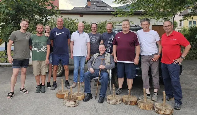 Robert Josef Lubach, Markus und Claudia Zitzenbacher, Gerfried Hölbling, Markus Hebenstreit, Gerd Puschitz, Raphael Gössinger, Robert Lubach, Günther Erian, Heinz Mödritscher und (sitzend) Josef Heilinger | Foto: Privat