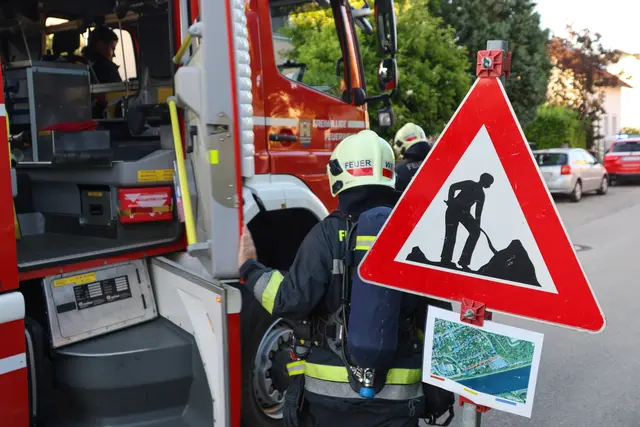 Kohlenmonoxid-Alarm im Wels-Pernau: Die Feuerwehr musste einschreiten, nachdem ein CO-Melder angeschlagen hatte. | Foto: laumat.at