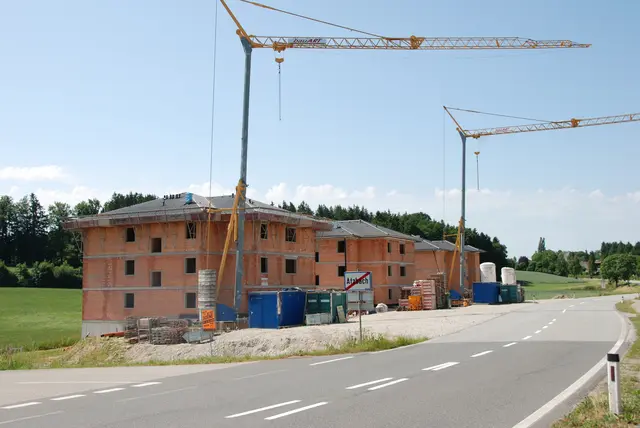 Am Ortseingang entstehen 20 neue Wohnungen. | Foto: Steiner-Watzinger