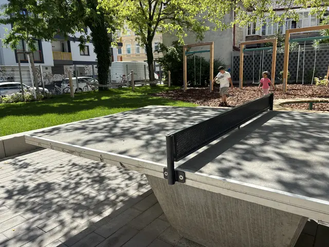 Die Tischtennistische stehen weiterhin im Park. | Foto: Michael Marbacher/MeinBezirk