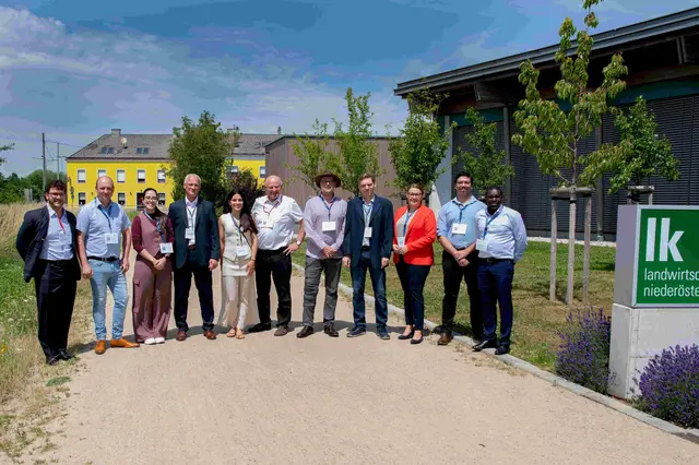 Die internationalen Referenten des Global Forums: Claus Deblitz, Victoria Rizzato, Mandes Verhaagh, Pu Hua, Craig Chibanda, Julia Barrio, Stefan Fischer, Konrad Blaas, Christina Mutenthaler-Sipek und Josef Hambrusch | Foto: dielechnerei