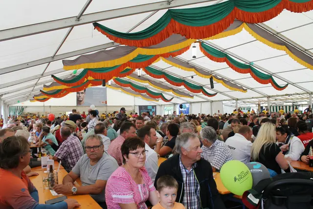 Das Festzelt ist alle Jahre gefüllt. | Foto: MeinBezirk