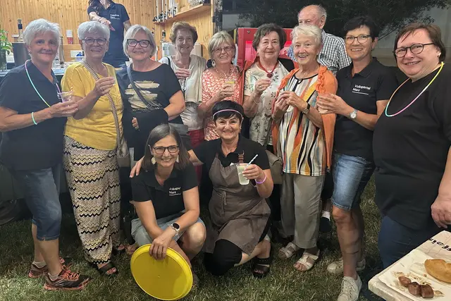 Vizebürgermeisterin Maria Zachs, Gabi Hüller (vorne hockend), Obfrau Gerti Zachs (2. von rechts) mit Vertreterinnen des Seniorenbundes Marz. | Foto: ÖVP Marz