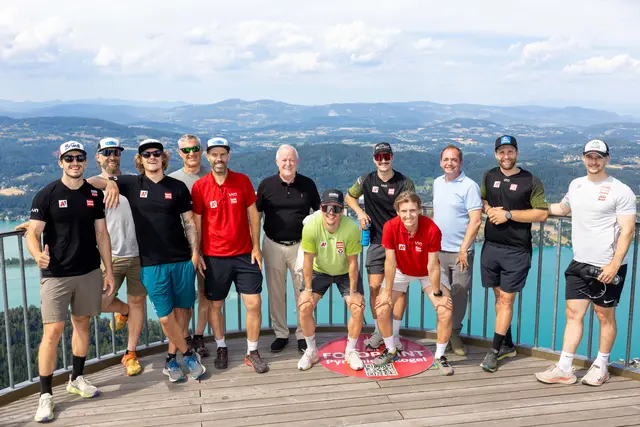 Die ÖSV-Athleten zeigten sich von der herrlichen Aussicht beeindruckt. | Foto: Wolfgang Handler