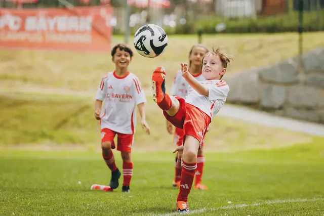 Der FC Bayern München hielt in Niedernsill ein exklusives Fußballcamp ab – die Kinder waren mit Begeisterung bei den Trainings mit dabei. | Foto: USK Niedernsill, Bayern München Campus