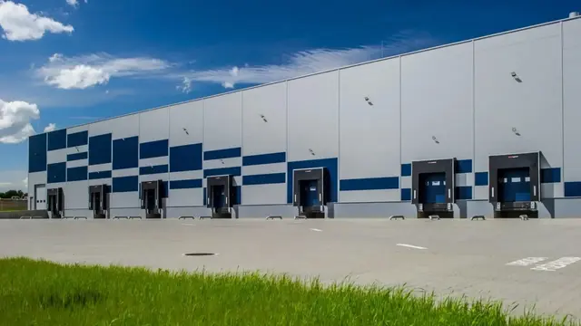 Paneelpartner GmbH – Herstellerunabhängiger Spezialist für nachhaltige, innovative Sandwich- und Trapezpaneele im modernen Hallen- und Kühlraumbau. | Foto: Paneelpartner GmbH