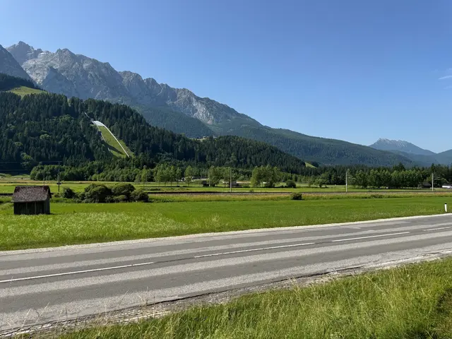 Die B 145 Salzkammergutstraße wird im Bereich der Kulmzufahrt saniert. | Foto: Land Steiermark 