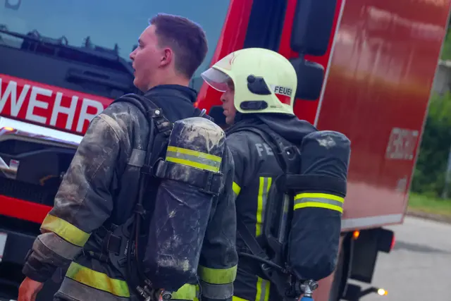 Kohlenmonoxid-Alarm im Wels-Pernau: Die Feuerwehr musste einschreiten, nachdem ein CO-Melder angeschlagen hatte. | Foto: laumat.at