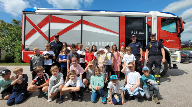 Die Volksschüler waren zu Besuch bei der Feuerwehr - ebenso die Kindergartenkinder.  | Foto: FF Ulrichsberg