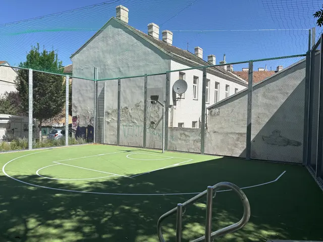 Der neue Fußballkäfig. | Foto: Michael Marbacher/MeinBezirk