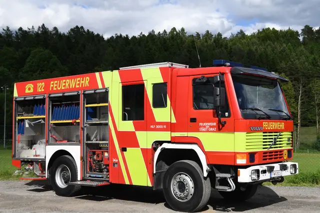 Dieses Fahrzeug aus dem Jahr 1998 wurde von der Grazer Berufsfeuerwehr übernommen.  | Foto: FF Graz