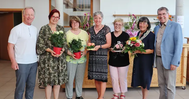 Feierten mit den Senioren 10 Jahre LIMA Feldkirchen: Edi Muhrer, Martina Platter, Erika Sammer-Ernszt, Helene Zand, Michaela Urdl, Maria Juliane Schober und Erich Gosch. | Foto: Edith Ertl