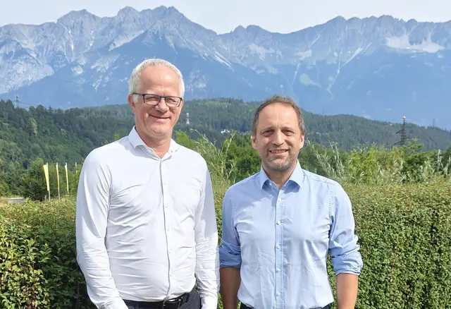 Gemeinsam beim P(B)itstop-Event von Axians in Innsbruck: Max Kloger, Präsident Industriellenvereinigung Tirol, und Florian Grössl, Deputy Division Manager IT-Infrastructure &amp; Managed Services bei Axians (von links).