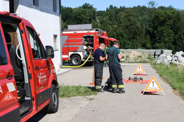 Wegen Trockenheit und Dürre herrscht derzeit erhöhte Gefahr an Flur- und Feldbränden – in Bad Wimsbach stand am Dienstagabend ein Stoppelfeld in Brand. | Foto: laumat.at