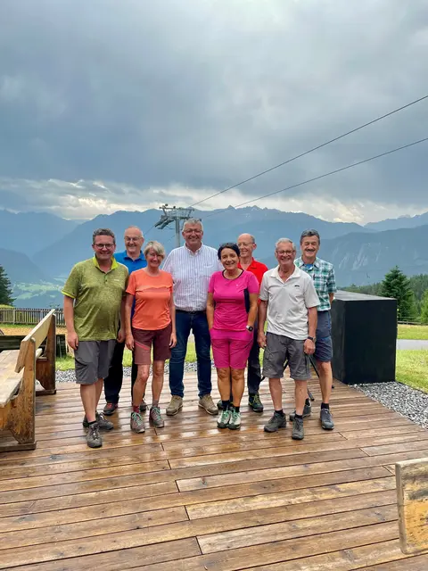 Die Landecker Seniorenvertreter mit BO Pepi Raich(Mitte) und Landesgeschäftsführer Christoph Schultes (links).  | Foto: Tiroler Seniorenbund