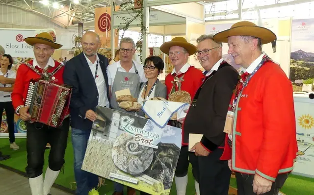 Im Jahr 2018 wurde dem Lesachtaler Brot das Presidio-Siegel übergeben. Die Freude war riesig. | Foto: Hans Jost