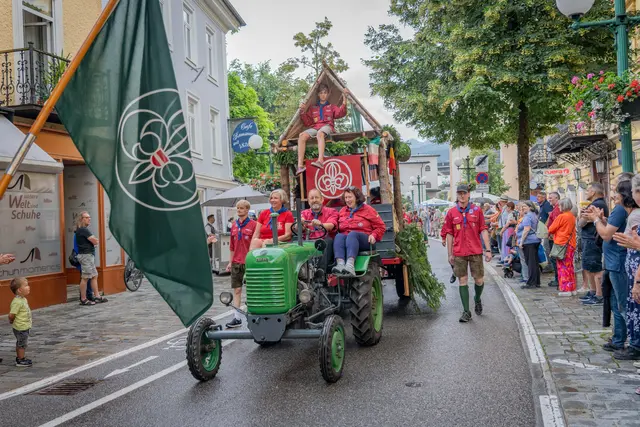 Das erste mobile Pfadfinderlager Österreichs wurde beim Umzug in Bad Ischl präsentiert. | Foto: Pfadfinder Bad Ischl