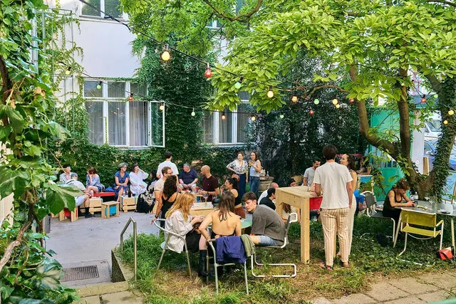 Die Marketerei öffnet über den Sommer auch als Stadtheuriger.  | Foto: Markterei