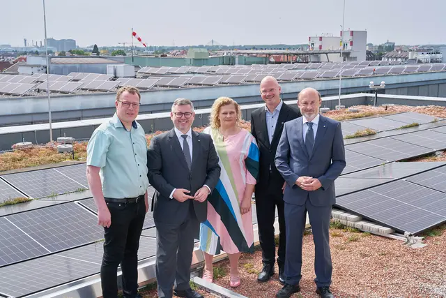 Paul Gutmann (Technischer Leiter), Landesrat Ludwig Schleritzko, Vorständin der NÖ LGA Elisabeth Bräutigam, Geschäftsführer Gesundheit Region Mitte GmbH Franz Laback und Karl Dorninger (LAD3). | Foto: UK Tulln