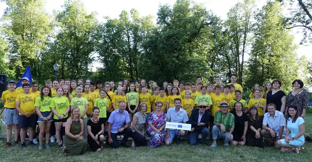 Die Raabser Schüler bei der Ausstellungseröffnung in Tschechien | Foto: Zukunftsraum Thayaland