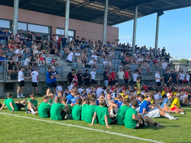 Tolle Kulisse in Gralla für die Meister der abgelaufenen Fußballsaison | Foto: Schantl/StFV