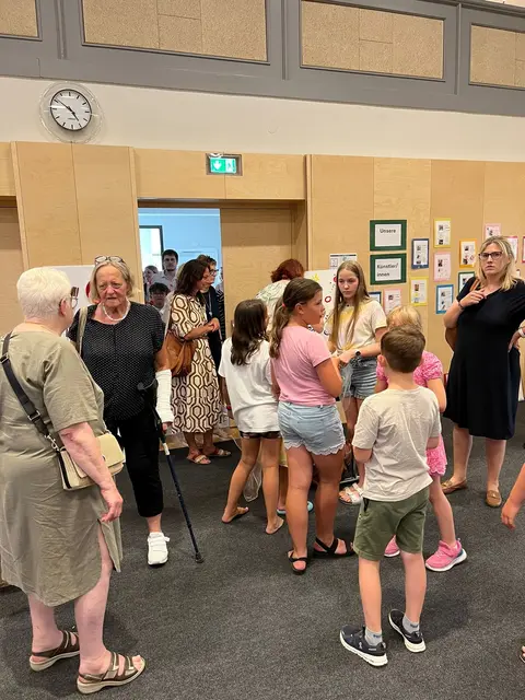 Die zahlreichen Besucherinnen und Besucher staunten. | Foto: Heike Mara