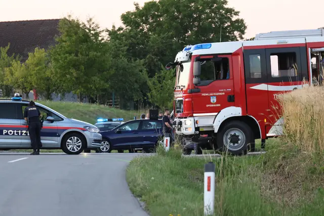 Bei einem tragischen Zusammenstoß in Offenhausen verliert eine 13-jährige Radfahrerin nach einem Crash mit einem Auto ihr Leben. | Foto: laumat.at
