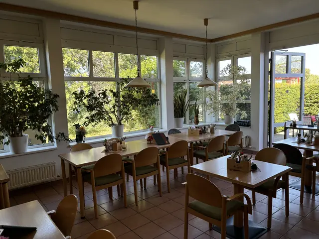 Nicht nur der Gastgarten, sondern auch die Gaststube lädt zum Verweilen ein. | Foto: Luca Arztmann/MeinBezirk